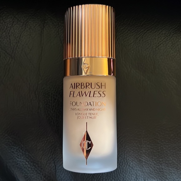 Charlotte Tilbury Airbrush Flawless Foundation (5.5 Warm) - Picture 4 of 8